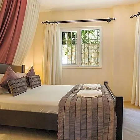 Villa Sleeps 12 Pool Air Con Wifi Kalkan