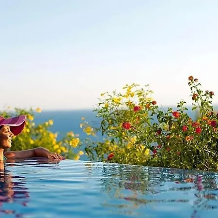 Villa Sleeps 12 Pool Air Con Wifi *